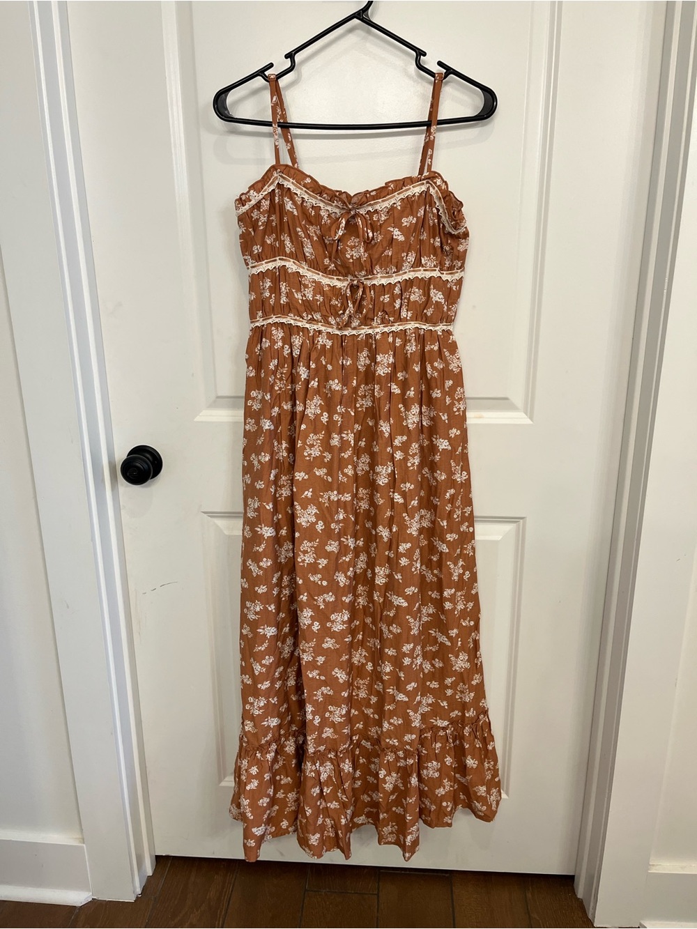 Women’s Spaghetti Strap Floral Midi Dress - Rust